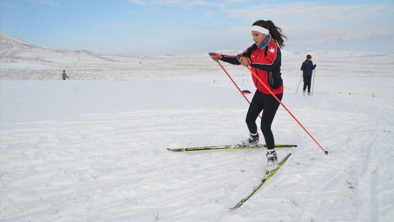 Hakkari'de Kayak Sporcularının Milli Takım Hedefi