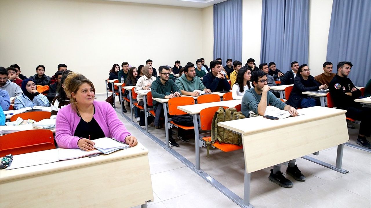 Hatay Mustafa Kemal Üniversitesi'nde Yeni Merkezi Derslik ile Yüz Yüze Eğitim Kolaylaştı