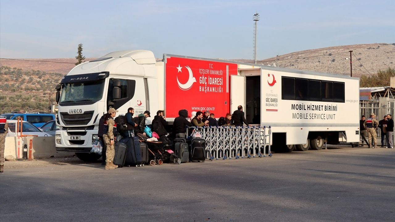 Hatay Sınırında Suriyelilere Mobil Hizmet