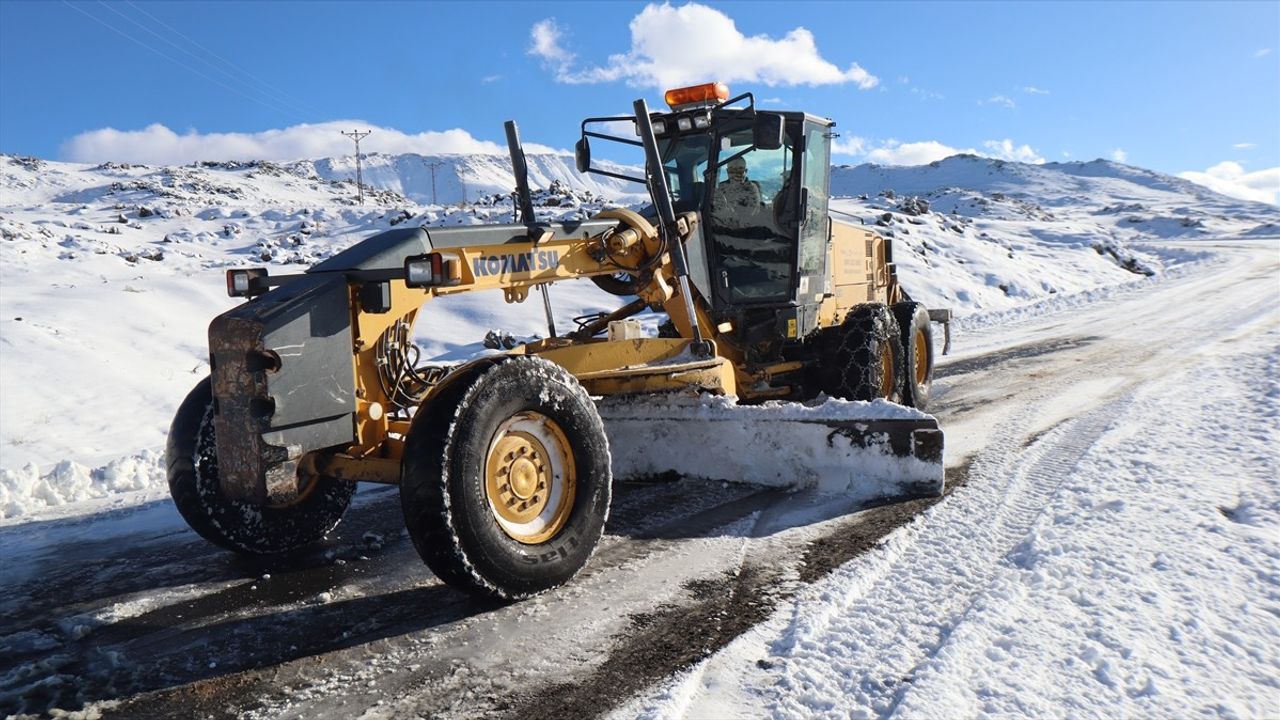 Iğdır'da Kapanan 12 Köy Yolu Ulaşıma Açıldı