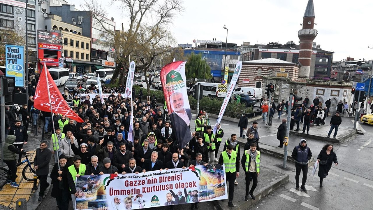 İstanbul'da Gazze İçin Protesto Düzenlendi