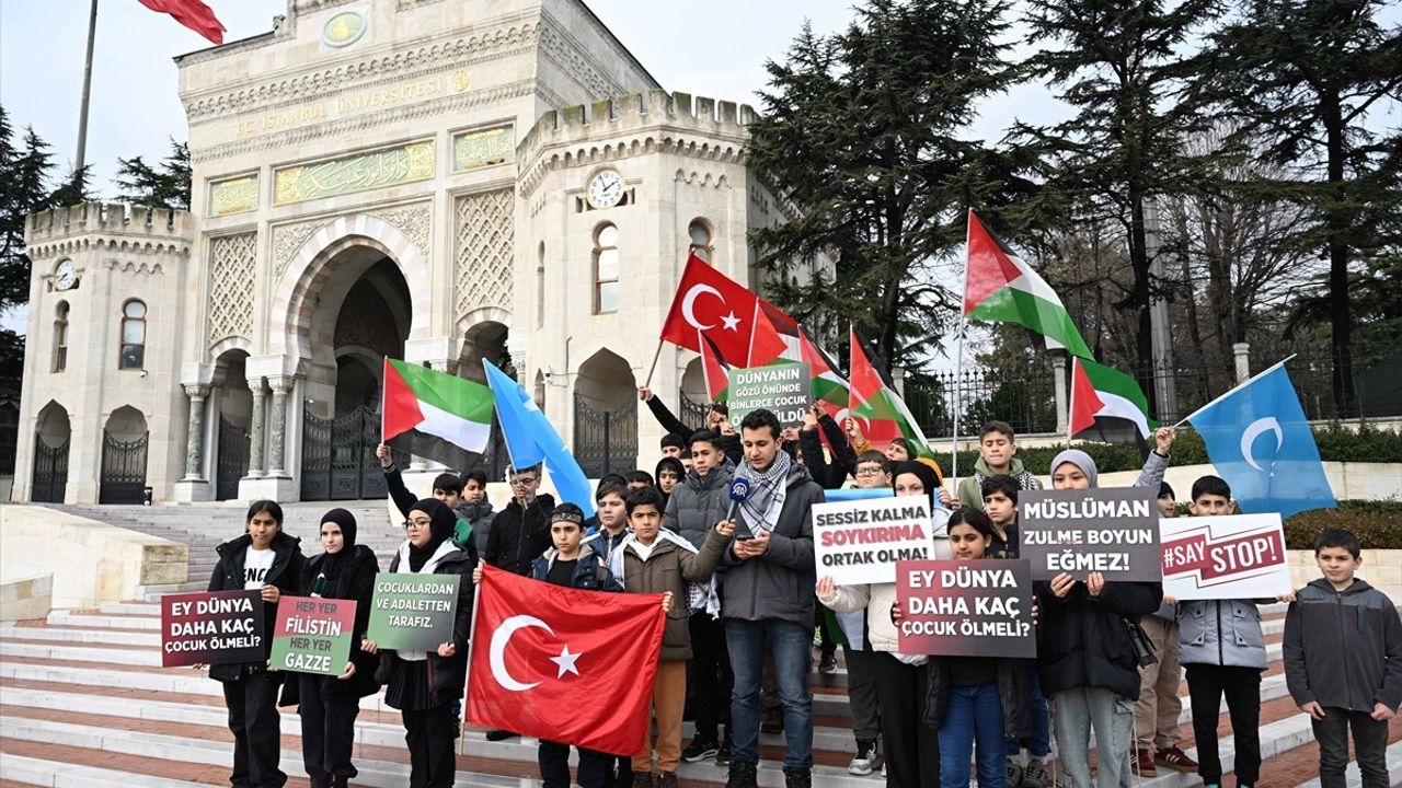 İstanbul'da STK'ler, Filistin İle Dayanışma İçin Bir Araya Geldi