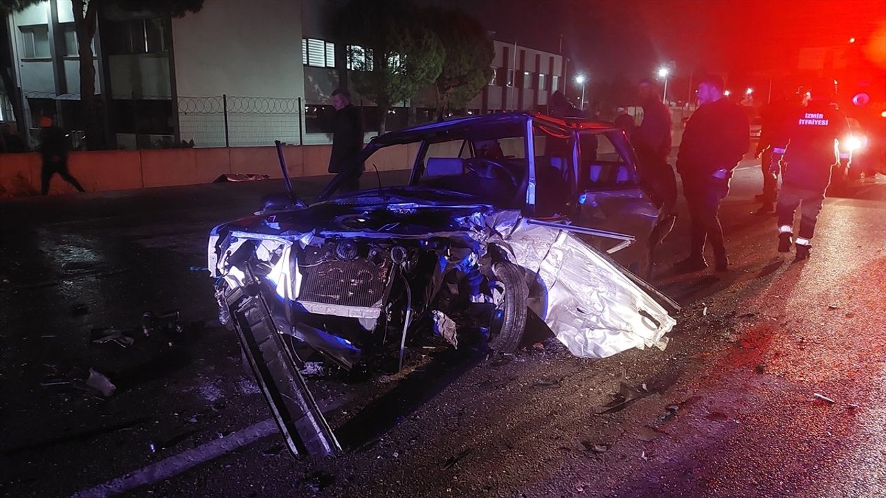 İzmir'de Trafik Kazası: Bir Sürücü Hayatını Kaybetti