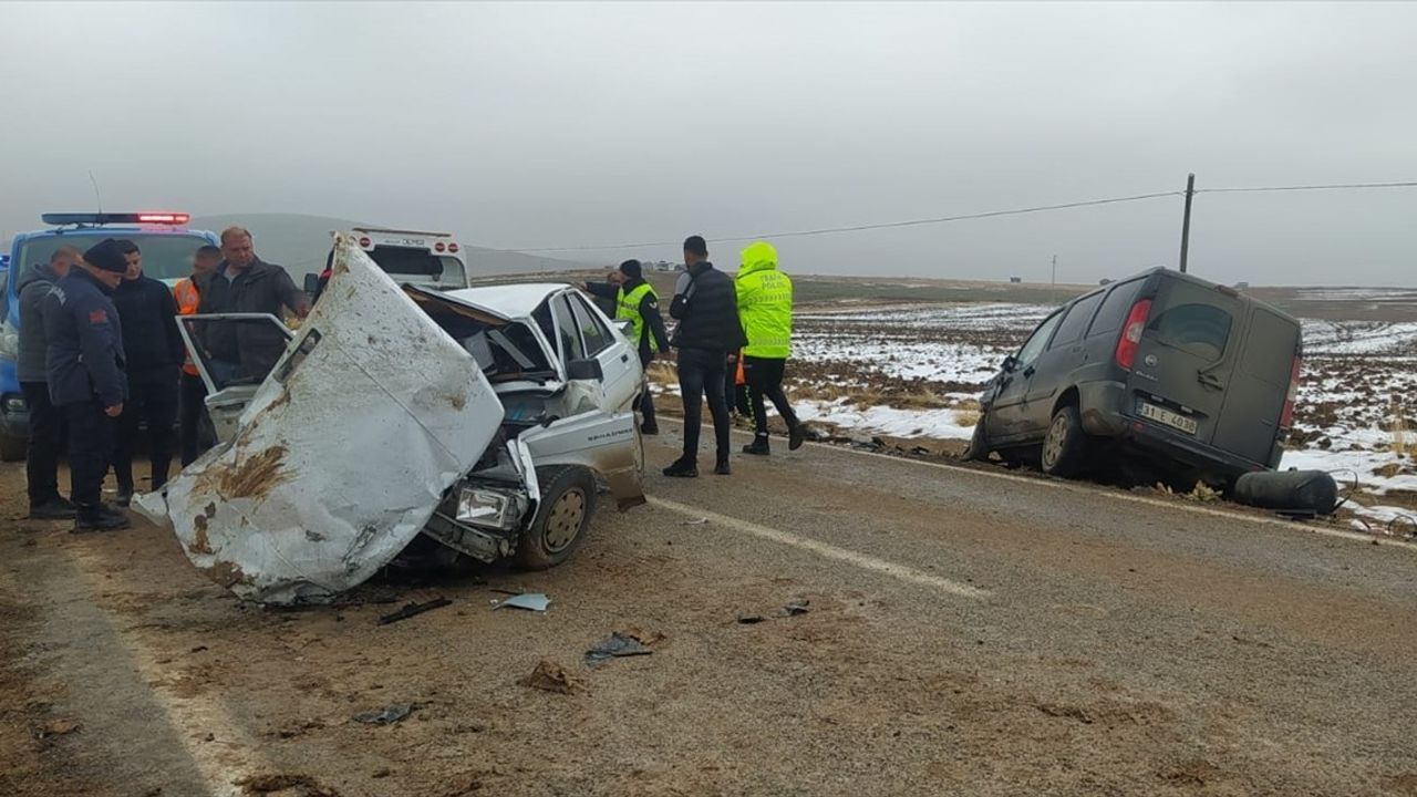 Kahramanmaraş'ta Trafik Kazası: 1 Ölü, 3 Yaralı