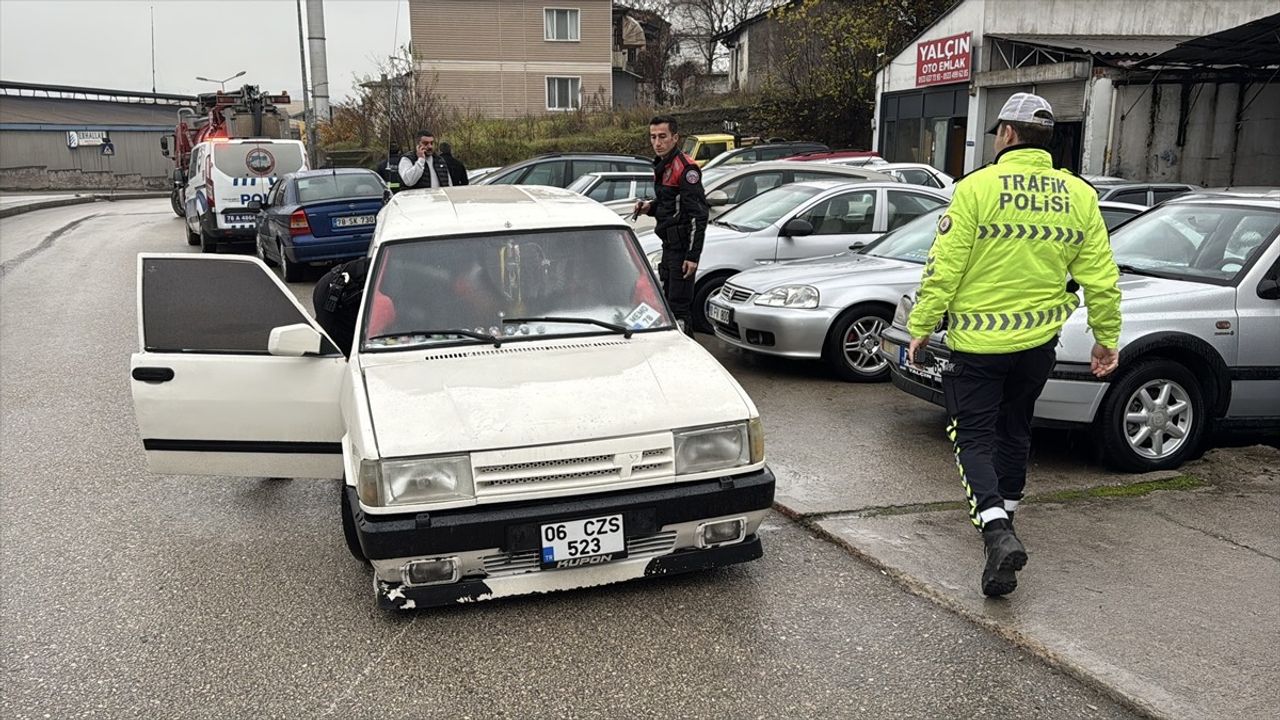 Karabük'te Kovalamaca Sonrası Ehliyetsiz Sürücü Yakalandı