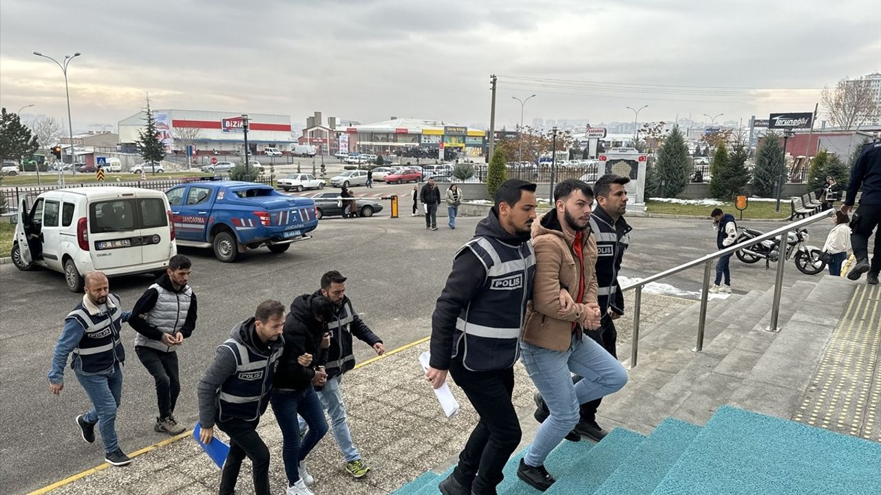 Karaman'da Dolandırıcılık Operasyonunda 3 Tutuklama