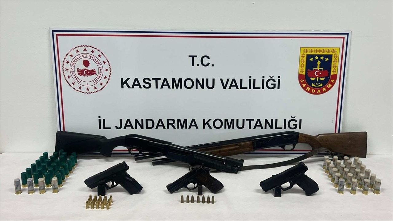 Kastamonu'da 5 Zanlı Silah Kaçakçılığı Nedeniyle Gözaltına Alındı