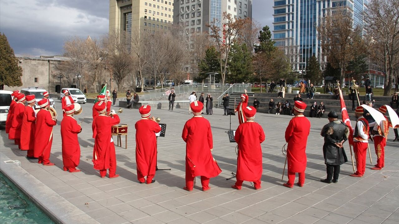 Kayseri'de Yükümlülerden Oluşan Mehter Takımı Konser Verdi