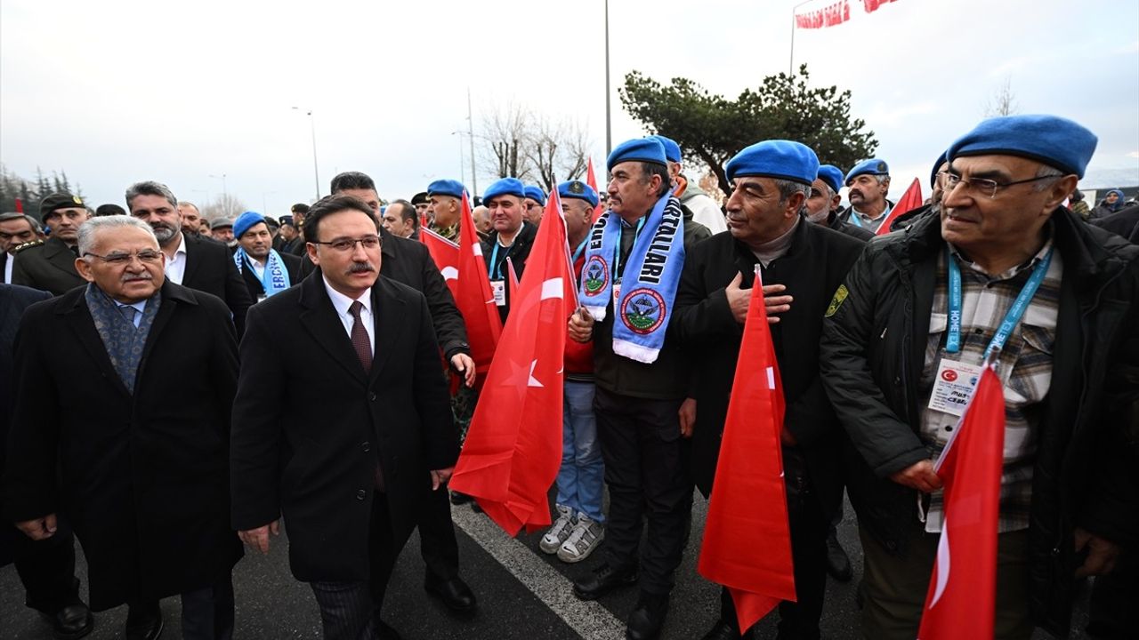 Kayseri'deki Terör Saldırısında Şehit Olan Askerler Anıldı