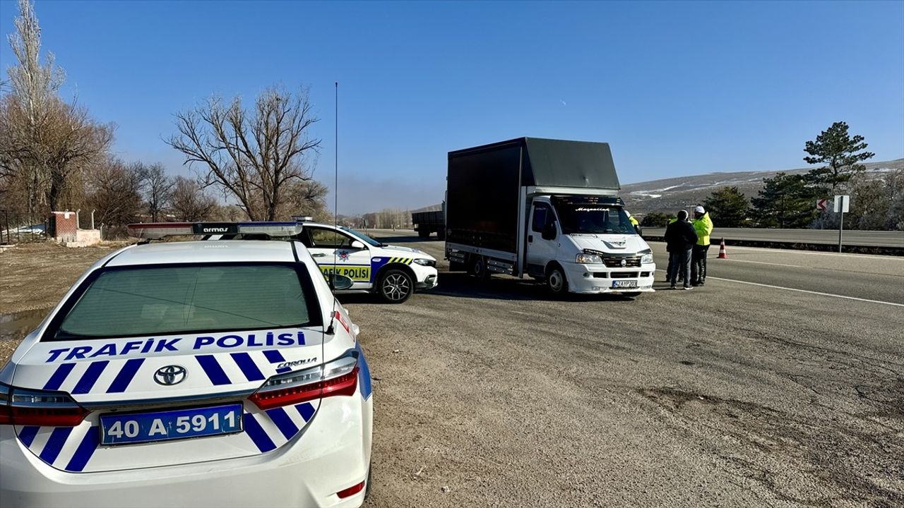 Kırşehir'de Kış Lastiği Denetimleri Başladı