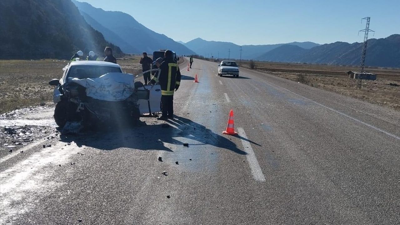 Konya'da Trafik Kazası: 2 Ölü, 1 Yaralı