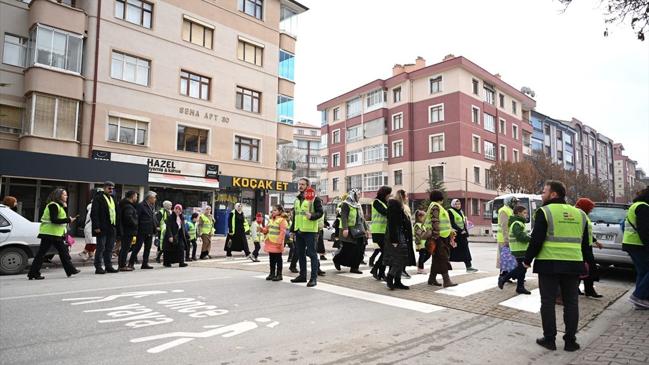 Konya'da 'Yayabüs' Projesi ile Öğrencilerin Güvenliği Artıyor