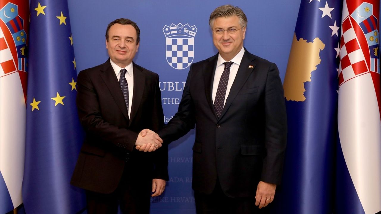 Kosova Başbakanı Kurti'den Sırbistan için Brüksel'e Baskı Çağrısı
