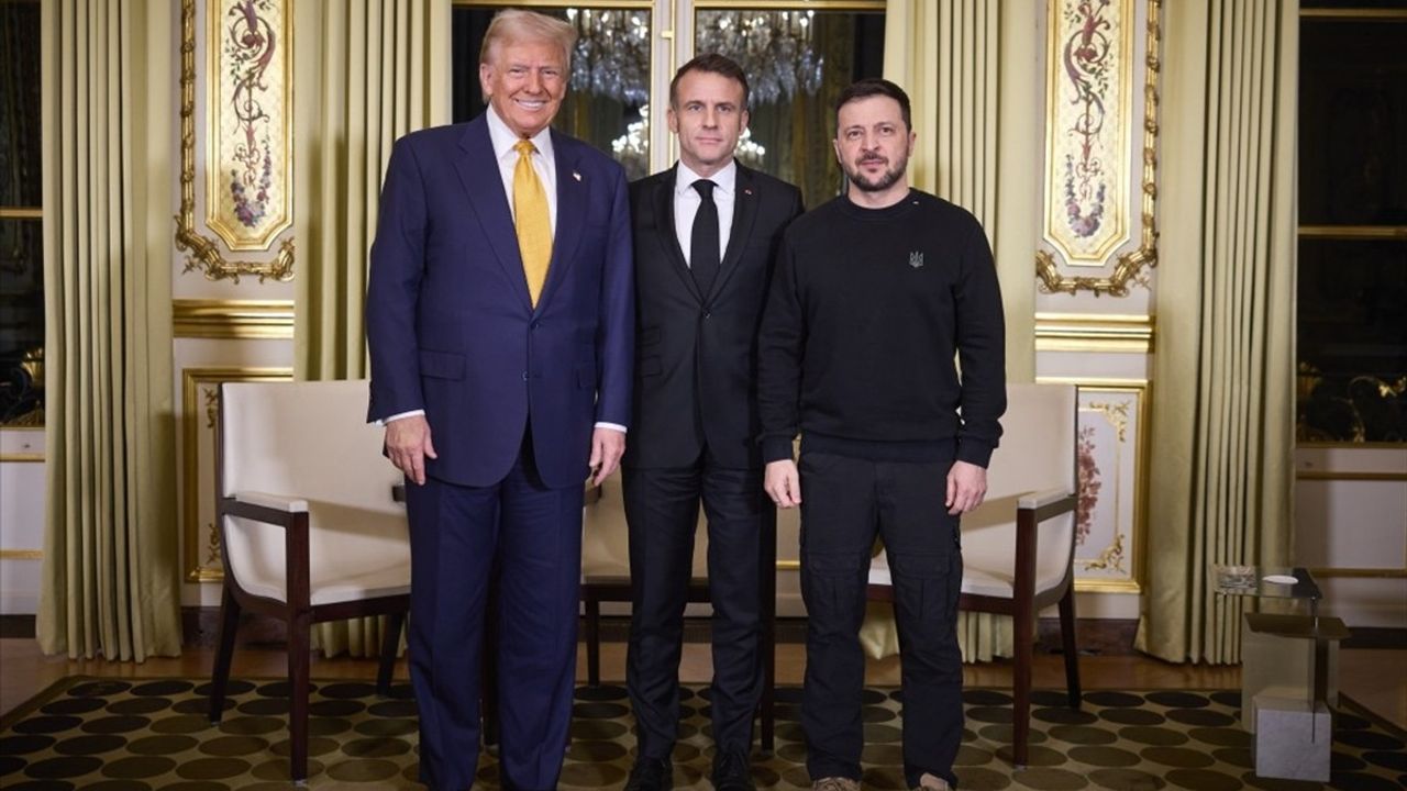 Macron, Zelenskiy ve Trump Paris'te Savaş Görüşmesi Yaptı