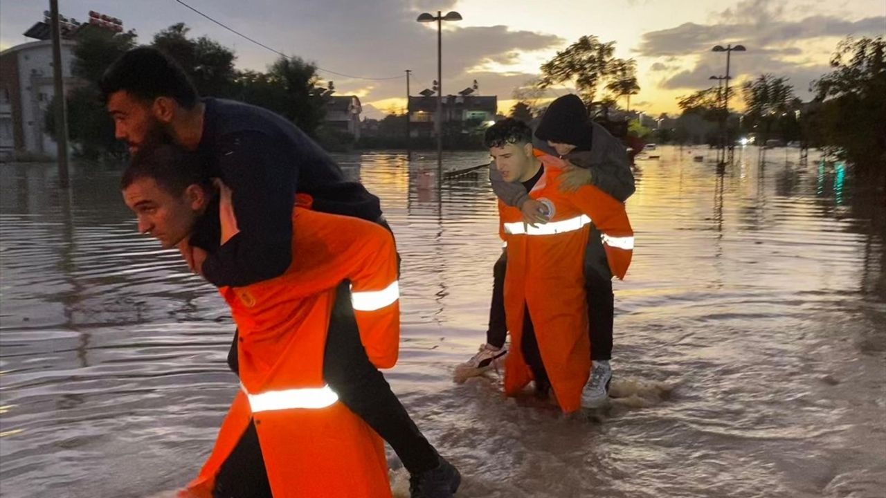 Manavgat'taki Şiddetli Yağışlar Sonrası Vali Şahin Açıklamalarda Bulundu