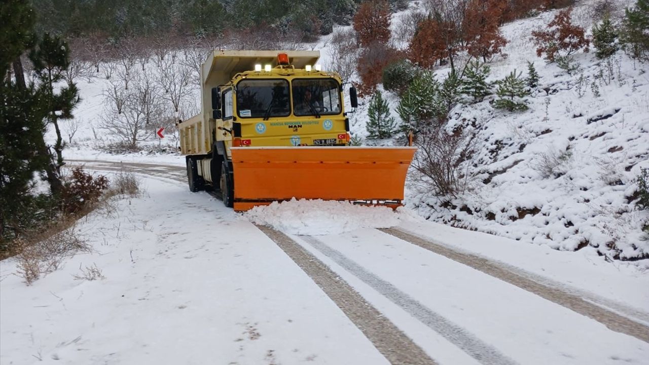 Manisa'nın Yüksek Kesimlerinde Kar Yağışı