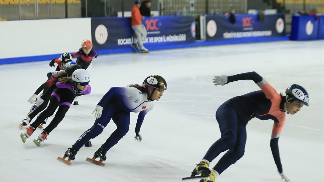 Milli Buz Patenciler Olimpiyat Kotası İçin Hazırlanıyor