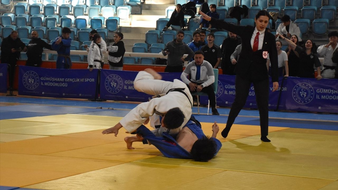 Okul Sporları Gençler Judo Grup Müsabakaları Gümüşhane'de Başladı