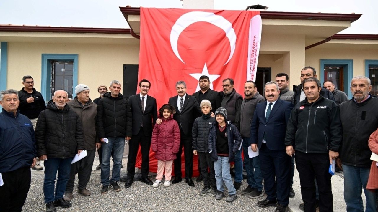 Osmaniye'de Depremzedelere 14 Yeni Köy Evi Teslim Edildi