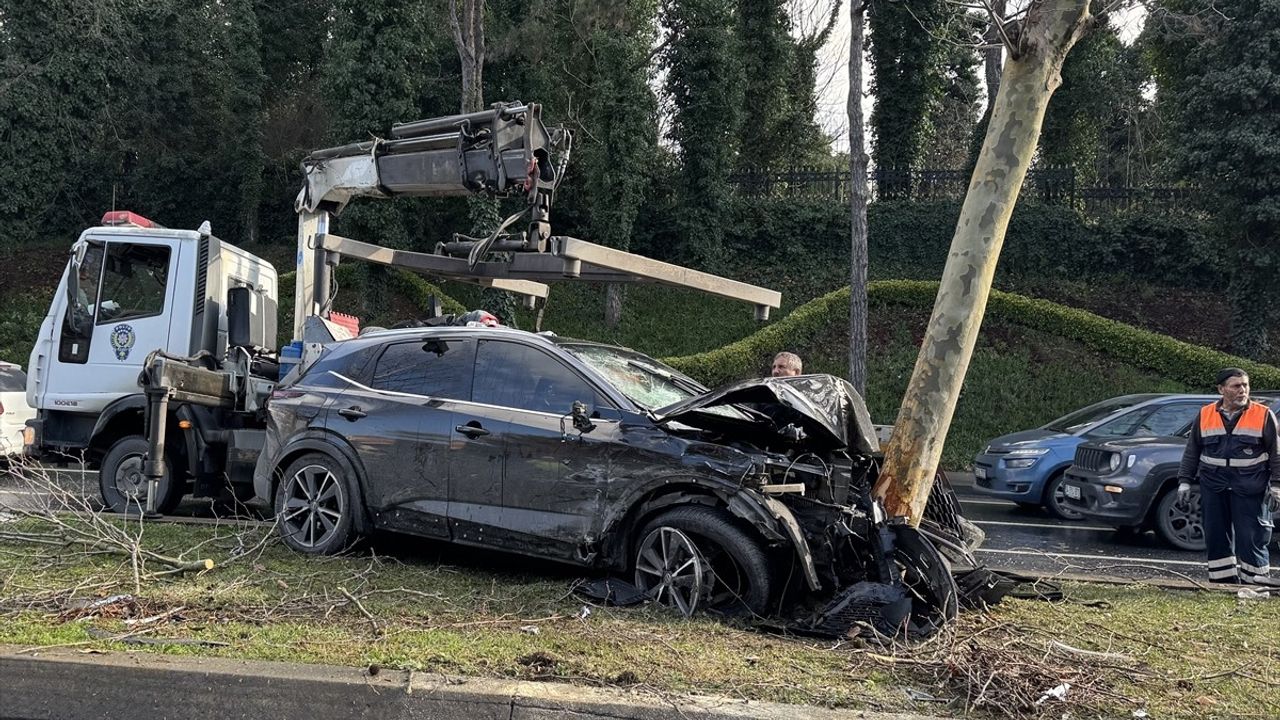 Sarıyer'de Zincirleme Trafik Kazası: İki Yaralı