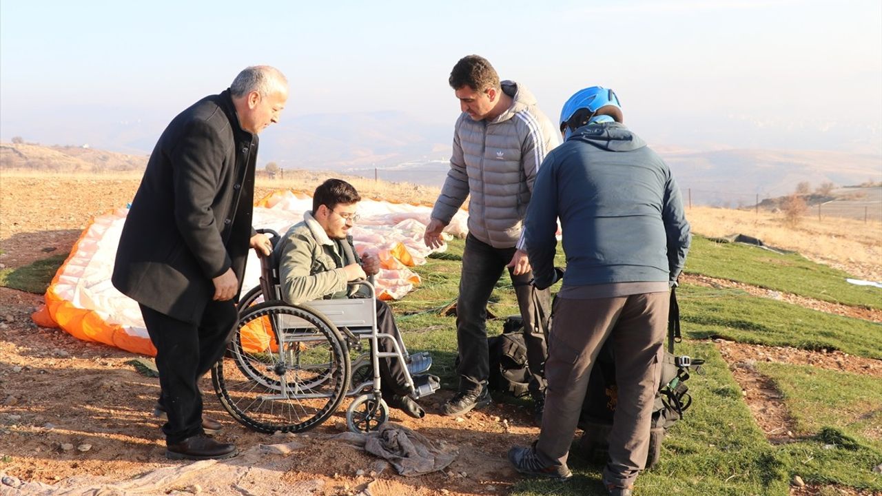 Siirt'te Bekir Özdeniz'in Yamaç Paraşütü Hayali Gerçekleşti