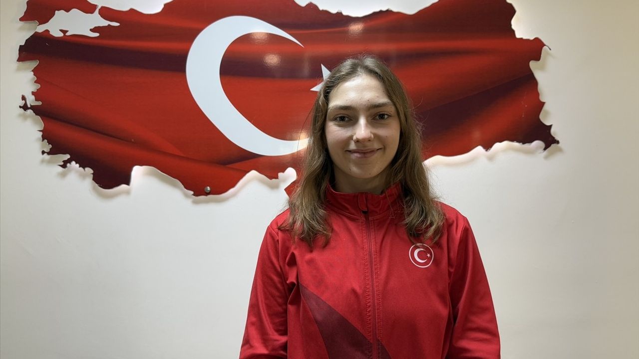 Sinem Yıldız: Badminton'da Zirveye Yolculuk