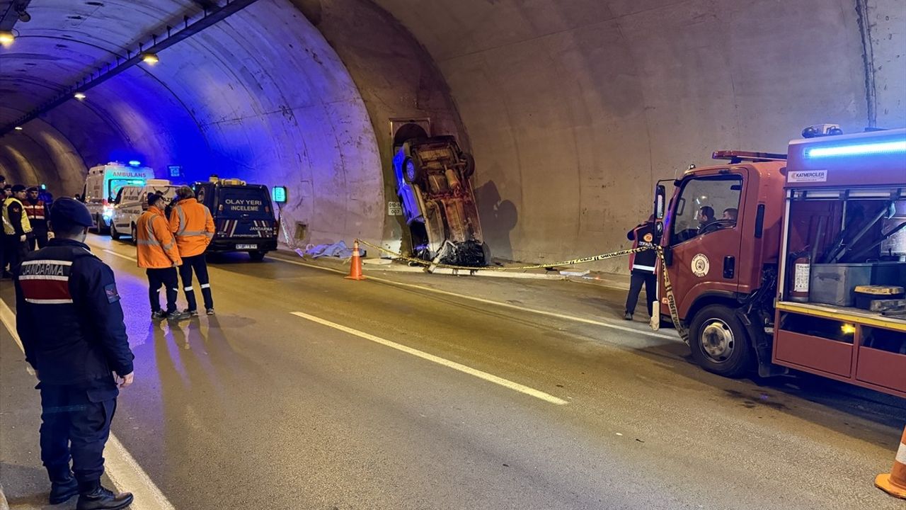 Sinop'ta Tünel Kazası: Sürücü Hayatını Kaybetti