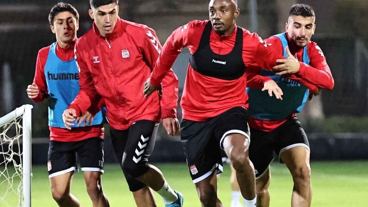 Sivasspor Antalya'da İkinci Yarının Hazırlıklarına Başladı