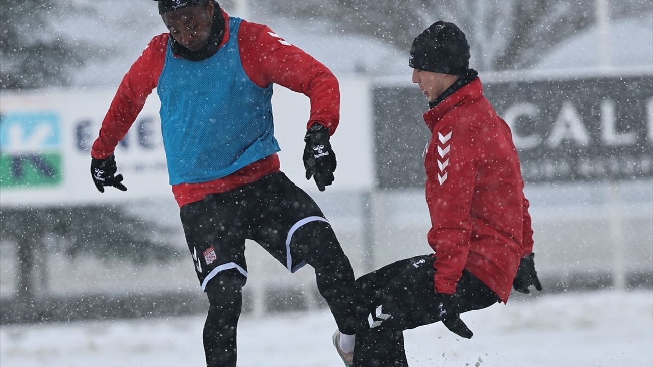 Sivasspor Galatasaray Maçında Hazırlıklarını Sürdürüyor