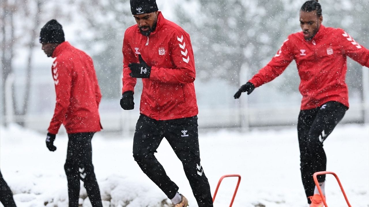 Sivasspor'un Ankara Keçiörengücü ile Maç Hazırlıkları Sürüyor