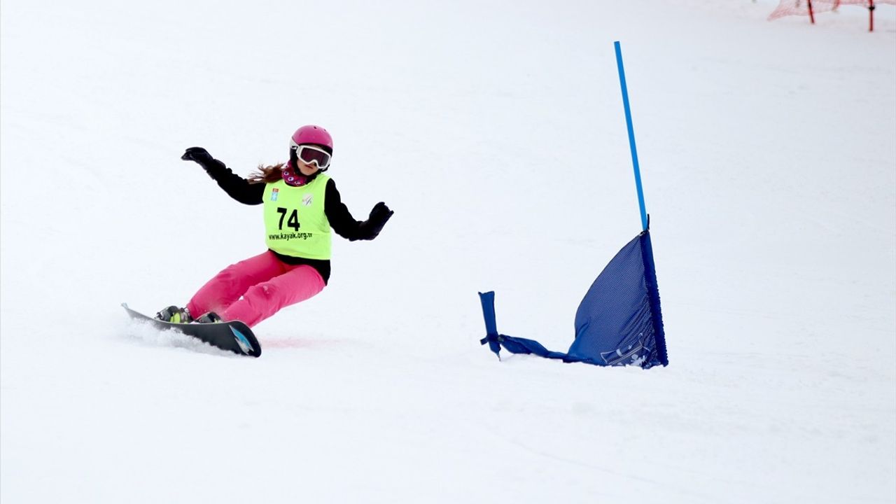 Snowboard Milli Takım Seçmeleri Erzurum'da Başladı