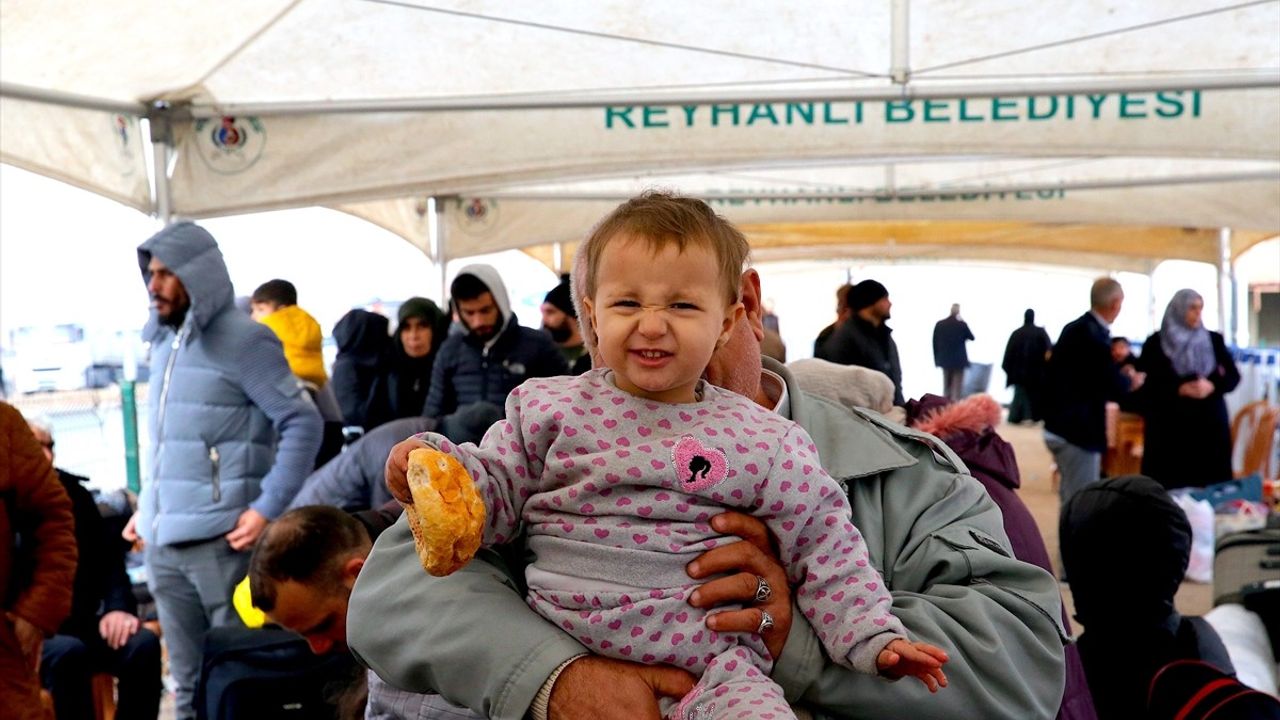 Suriyelilerin Ülkelerine Dönüşü Devam Ediyor