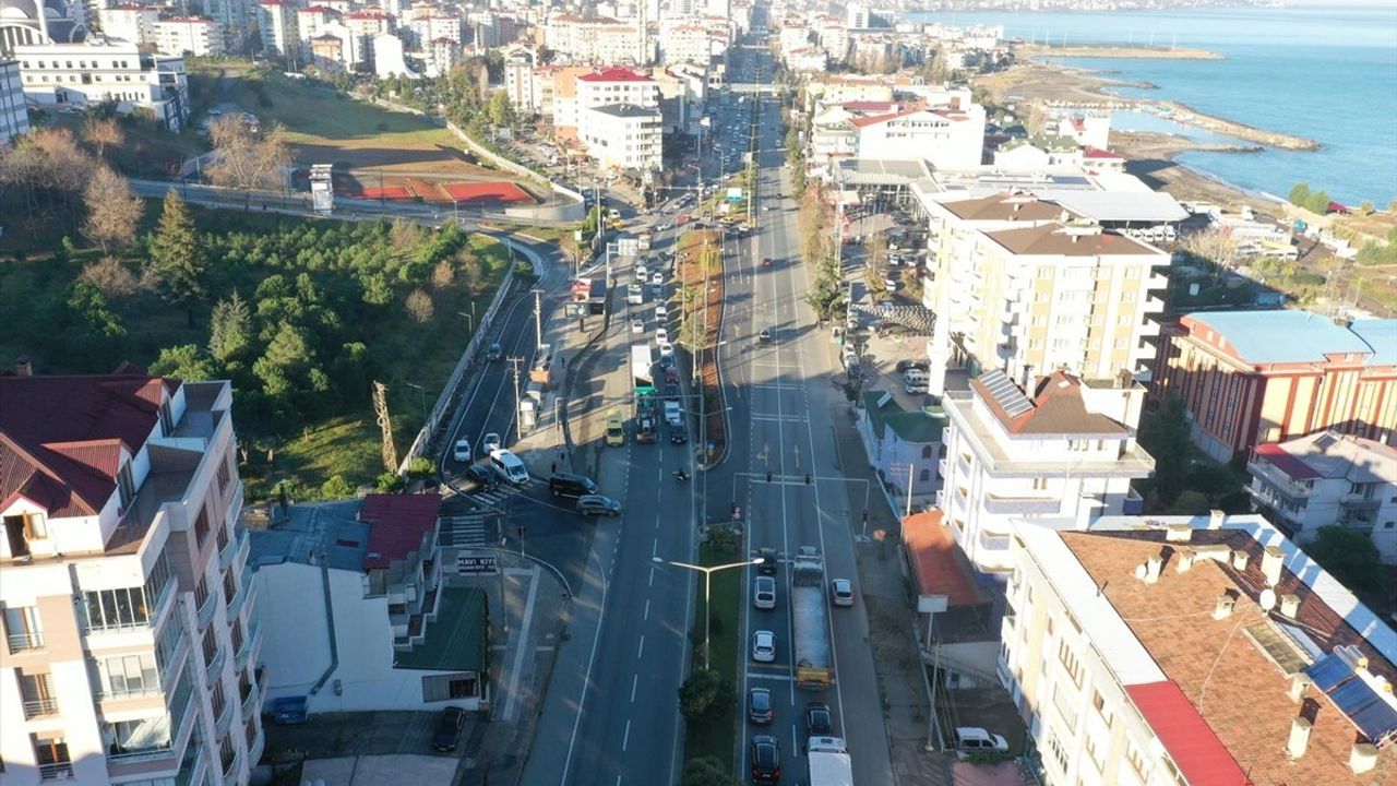 Ulaştırma ve Altyapı Bakanı Uraloğlu'ndan Trabzon'da Yeni Trafik Düzenlemesi Müjdesi