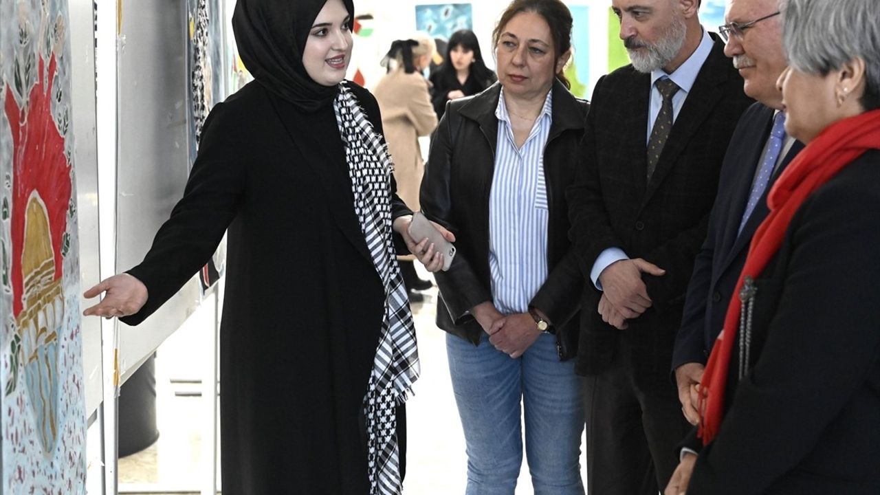 Uşak'ta 'Filistin İçin Çiz' Sergisi Hayata Geçti