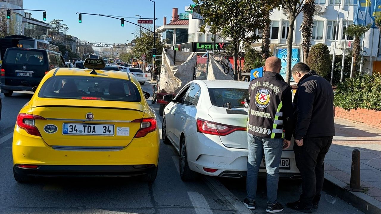 Üsküdar'da Ambulansa Yol Vermeyen Taksiciye Yüksek Ceza