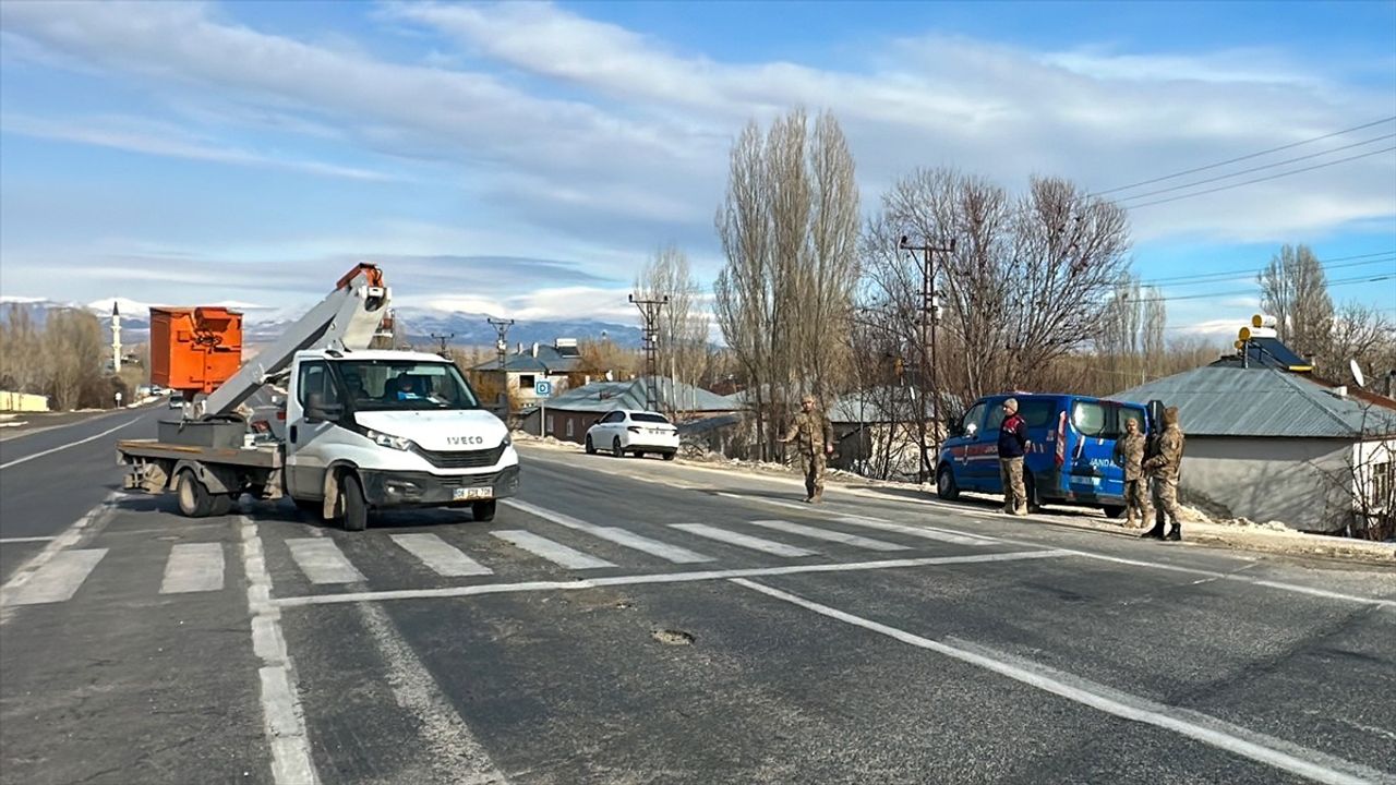 Van'da İki Aile Arasında Kavga: 15 Yaralı