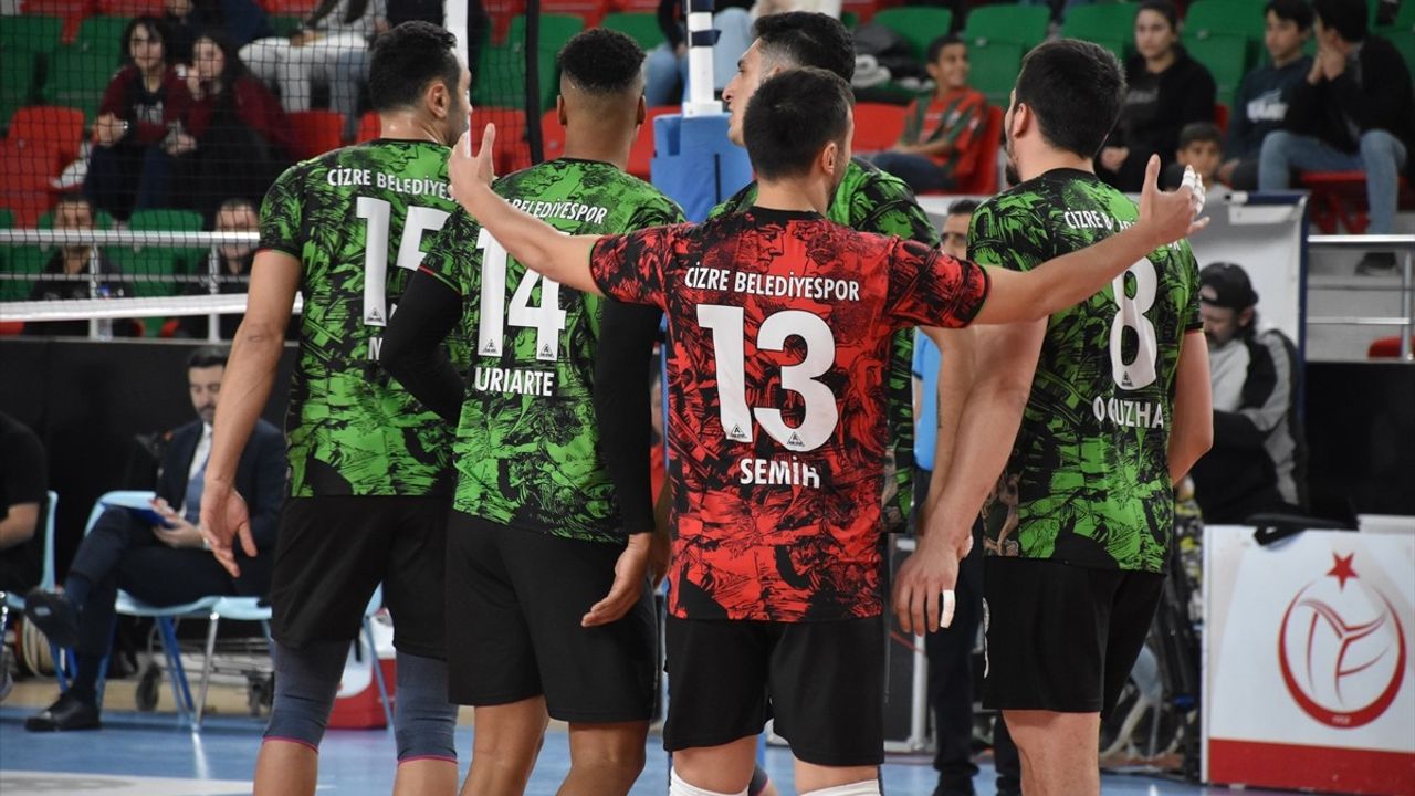 Voleybolda Çekişmeli Mücadele: Kuşgöz İzmir Vinç Akkuş Belediyespor Galip Geldi