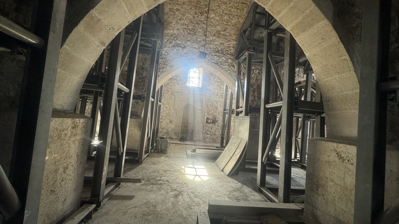 Yeşilyurt Camii Kebir Onarılıyor