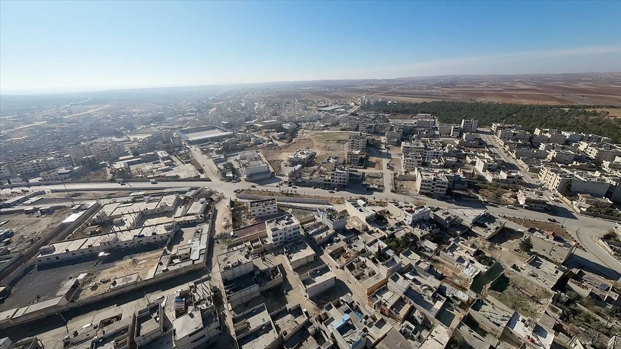 AA Teknoloji'nin Dronu Tepe, Aynularab'daki T Duvarlarını İnceledi