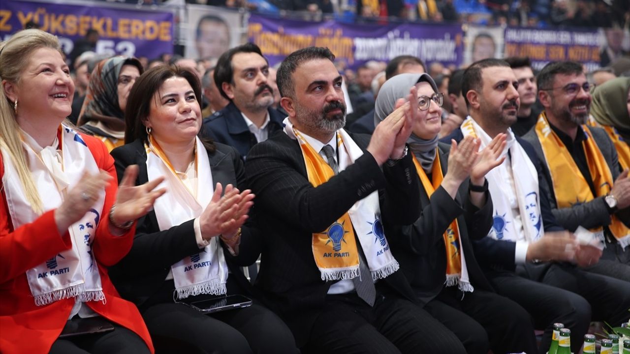 AK Parti Bitlis İl Kongresi'nde Güçlü Mesajlar