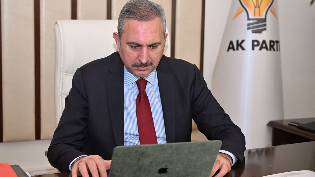 AK Parti Grup Başkanvekili Gül, Anadolu Ajansı'nın Yılın Kareleri Oylamasına Katıldı