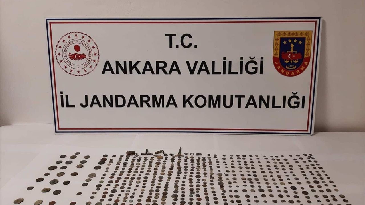 Ankara'da Tarihi Eser Kaçakçılığı Operasyonu: 530 Obje Ele Geçirildi