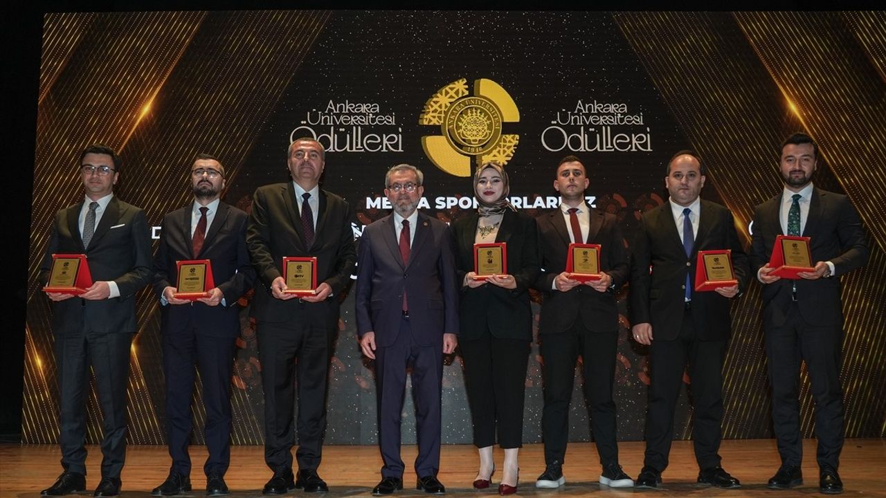 Ankara Üniversitesi Ödülleri Sahiplerini Buldu