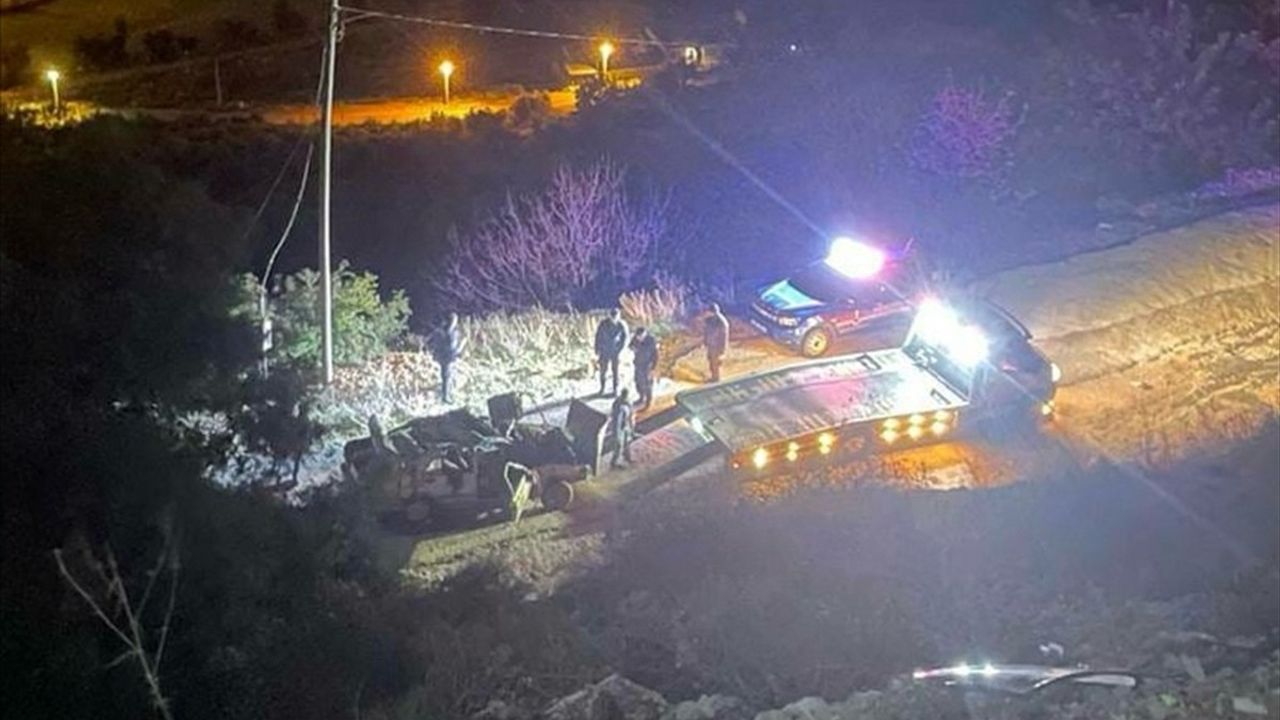 Antalya'da Uçurumdan Düşen Otomobilde Can Kaybı