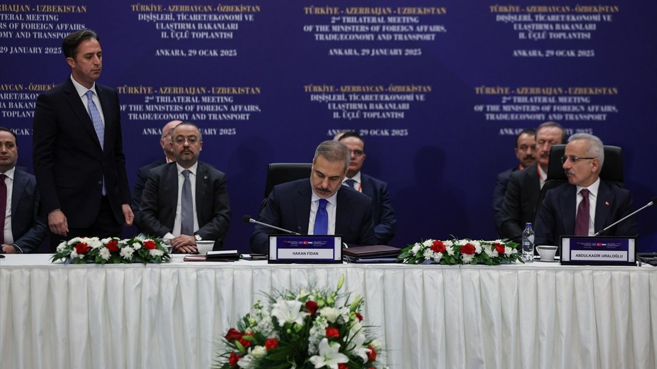 Bakan Fidan, Türkiye-Azerbaycan-Özbekistan Üçlü Toplantısında Önemli Açıklamalarda Bulundu