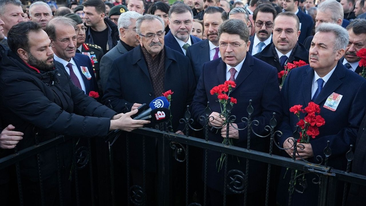 Bakan Tunç, Şehit Fethi Sekin ve Musa Can'ı Andı