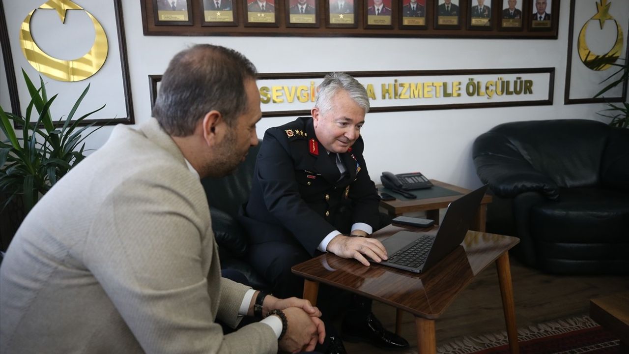 Balıkesir'de Jandarma Komutanı Yılın Kareleri Oylamasında