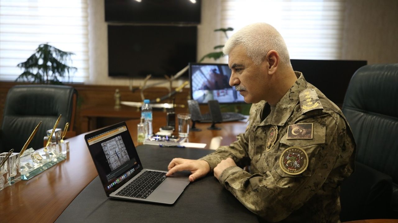 Balıkesir İl Emniyet Müdürü Yiğit, Yılın Kareleri Oylamasına Destek Verdi