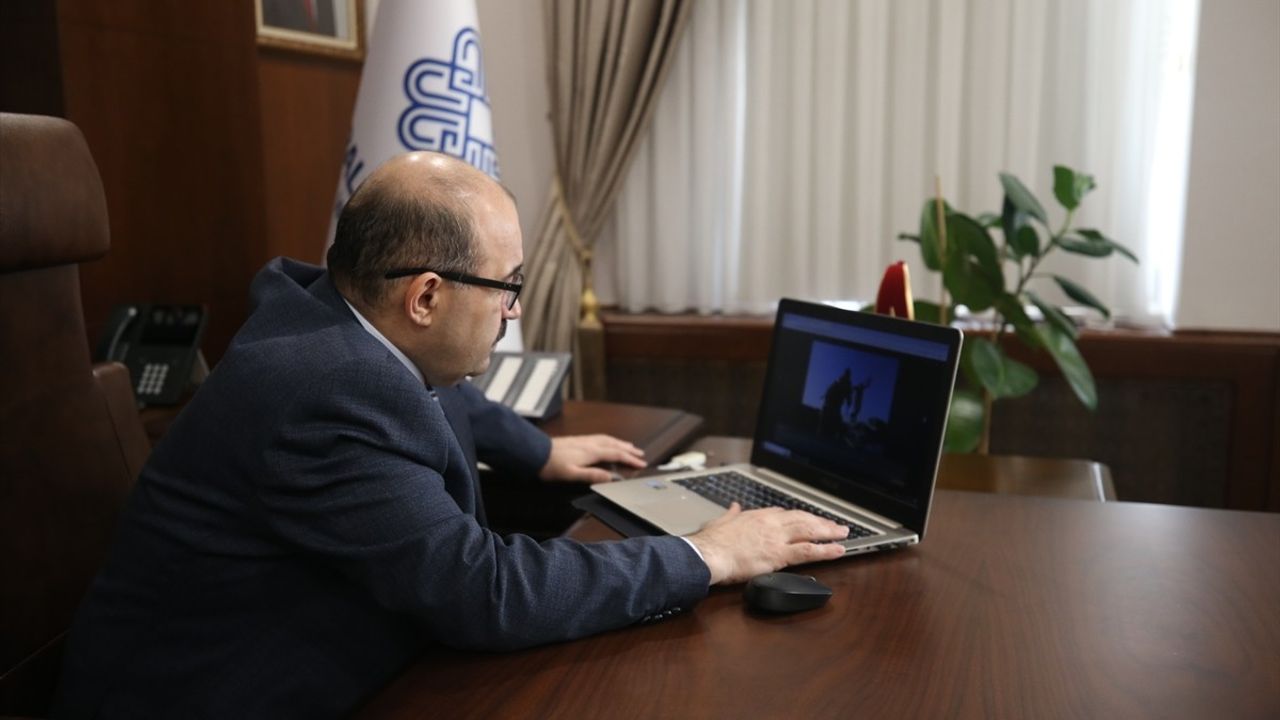 Balıkesir Valisi İsmail Ustaoğlu, Anadolu Ajansı'nın Yılın Kareleri Oylamasına Katıldı