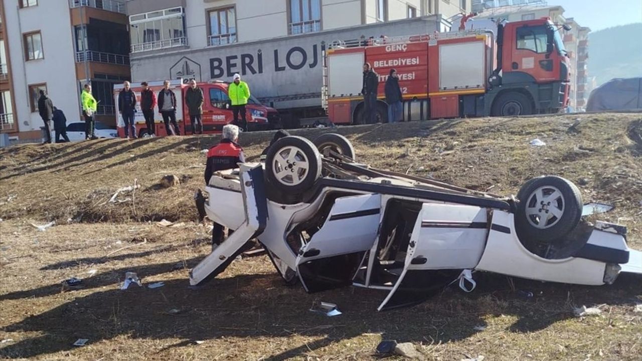 Bingöl'de Takla Atan Araçta İki Yaralı
